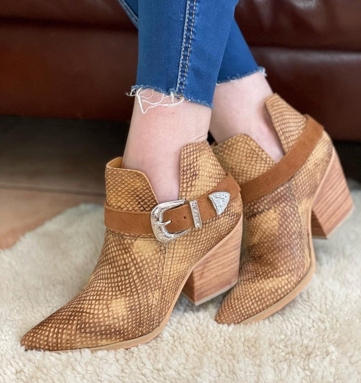 Botín Isidora Camel de cuero - Zapatos mujer | DgraciaShoes