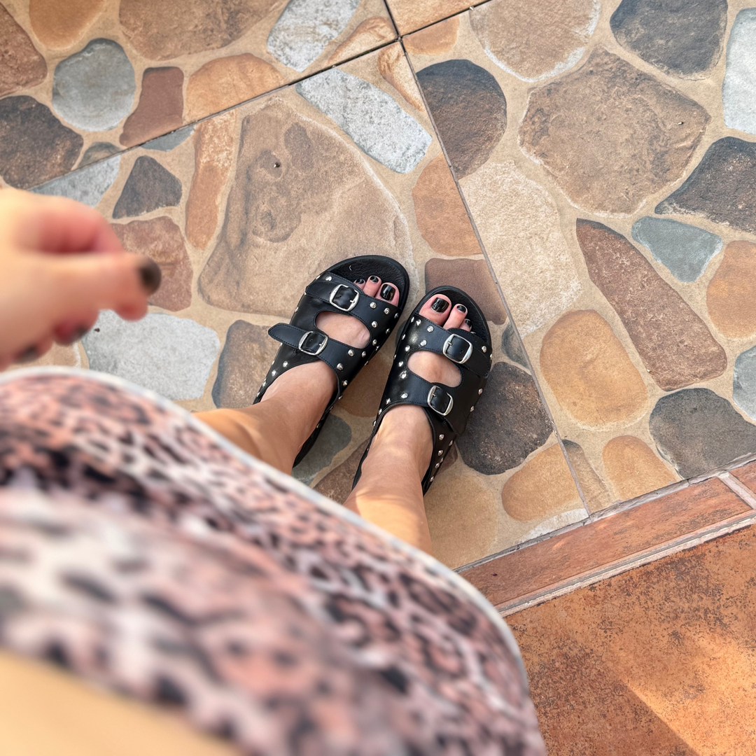 Sandalia Black Rebel de Cuero | Sandalia Plataforma Negra Mujer | Dgracia Shoes