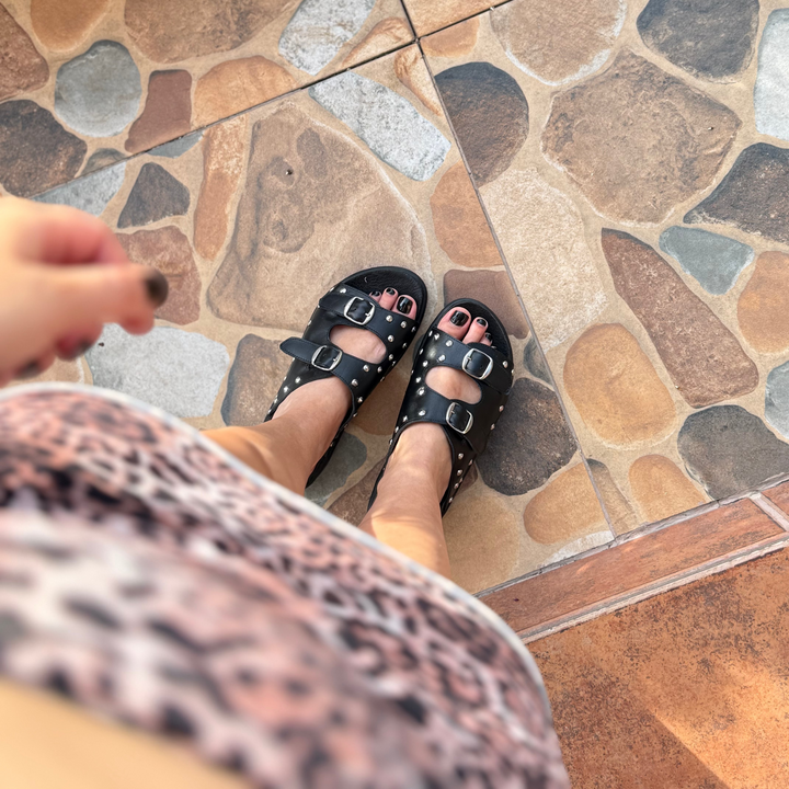 Sandalia Black Rebel de Cuero | Sandalia Plataforma Negra Mujer | Dgracia Shoes