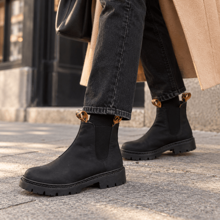 Bototos Amanda Black Print - cuero resistente, cómodos y hechos para tu día a día de cuero - Zapatos mujer | DgraciaShoes