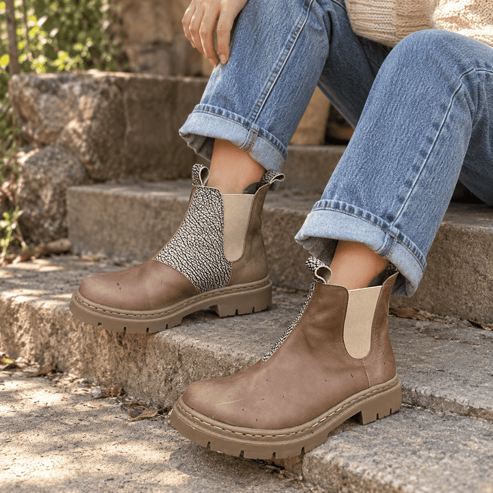 Bototos Amanda Taupe Terra – Cuero Natural Resistente al Agua Mujer | DgraciaShoes de cuero - Zapatos mujer | DgraciaShoes