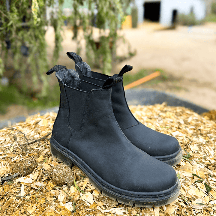 Bototos Amanda Total Black de cuero - Zapatos mujer | DgraciaShoes