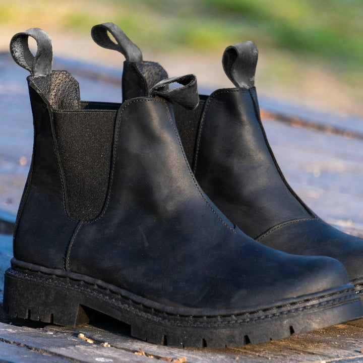 Bototos Amanda Total Black de cuero - Zapatos mujer | DgraciaShoes