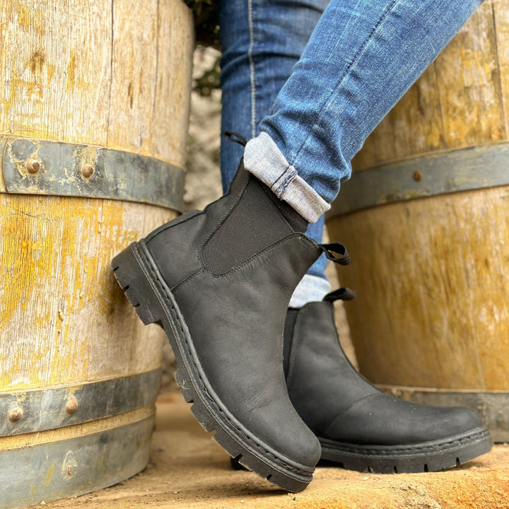 Bototos Amanda Total Black de cuero - Zapatos mujer | DgraciaShoes