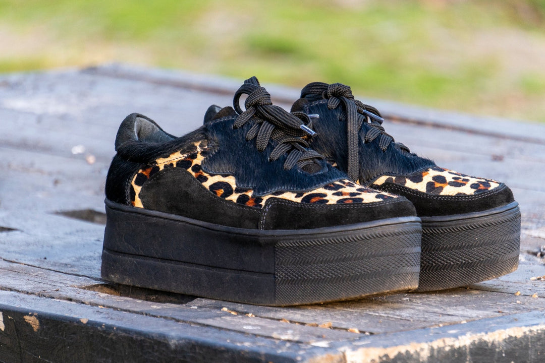 Zapatilla Marie Black Print de cuero - Zapatos mujer | DgraciaShoes