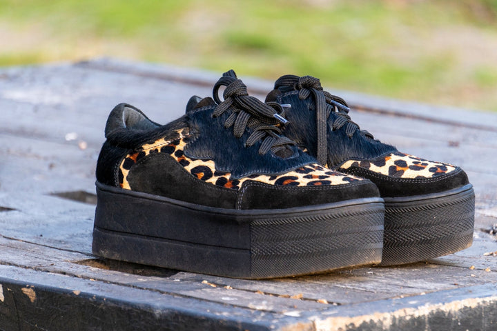 Zapatilla Marie Black Print de cuero - Zapatos mujer | DgraciaShoes