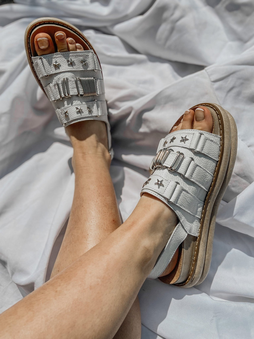 Sandalia Naive blancas de cuero - Zapatos mujer | DgraciaShoes