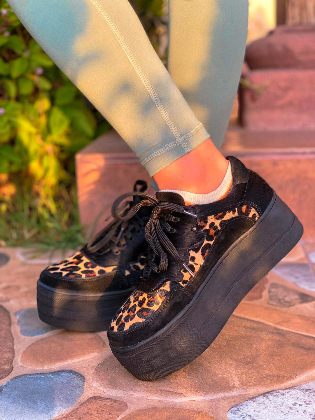 Zapatilla Marie Black Print de cuero - Zapatos mujer | DgraciaShoes